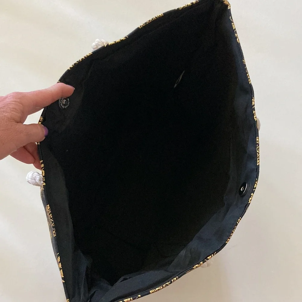 Jumbo Black & Gold Foil Pineapple Beach Tote - Picture 6 of 10